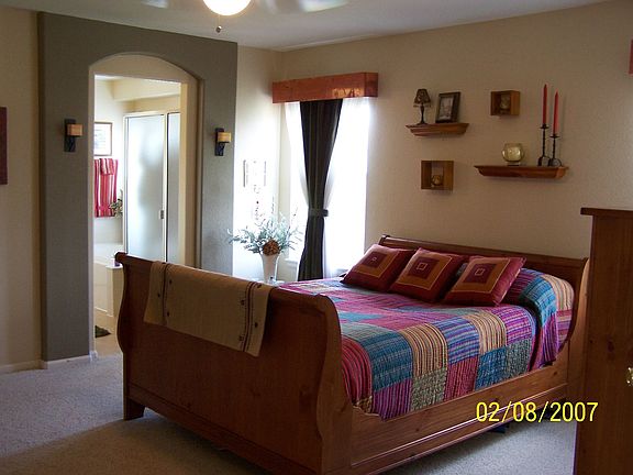 Master w/5 piece bath