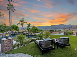 8815 Moorcroft Ave, Canoga Park, CA 91304