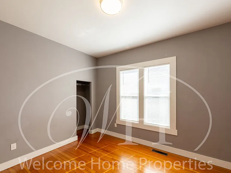 427 E Cherry St — Photo 17