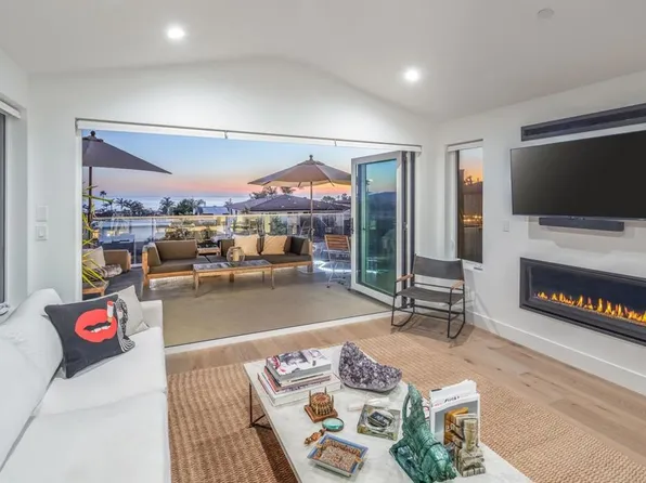 2437 Manchester Ave, Cardiff, CA 92007