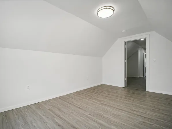 101 West 6th Street image 12 of 17