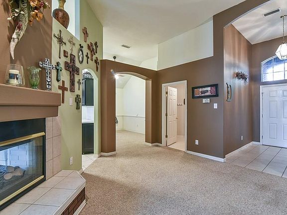 4th image of 605 SW Rand Dr