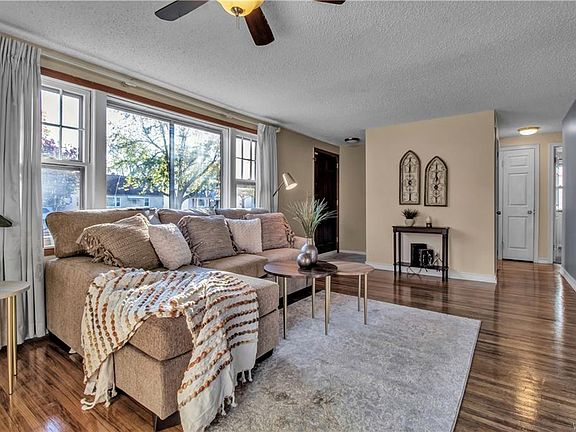 4th image of 244 Harrison Ave