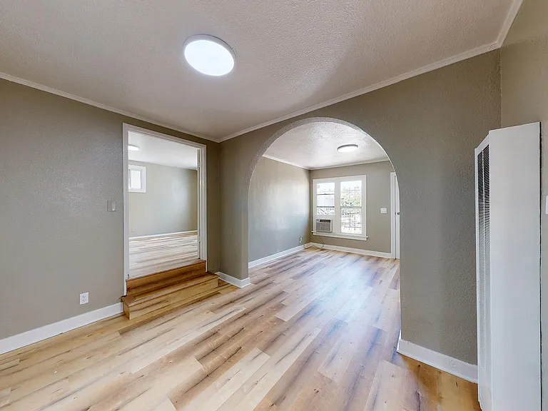 1532 Scott Ave — Photo 17