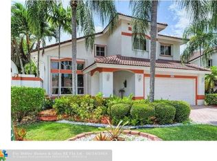 1161 Bel Aire Dr E, Pembroke Pines, FL 33027