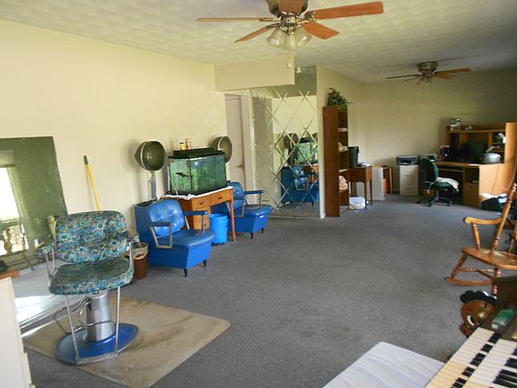 4th image of 718 N Terry Dr
