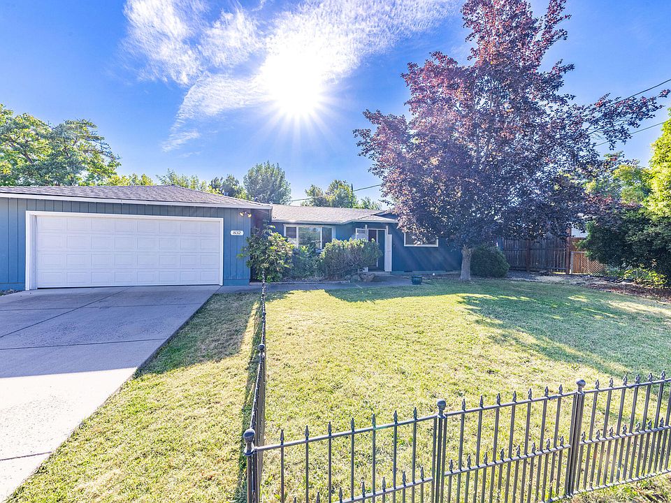 1st image of 832 La Loma Dr