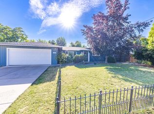 832 La Loma Dr, Medford, OR 97504
