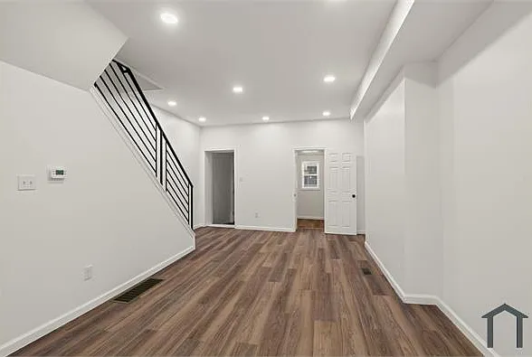 5411 Delancey St — Photo 2