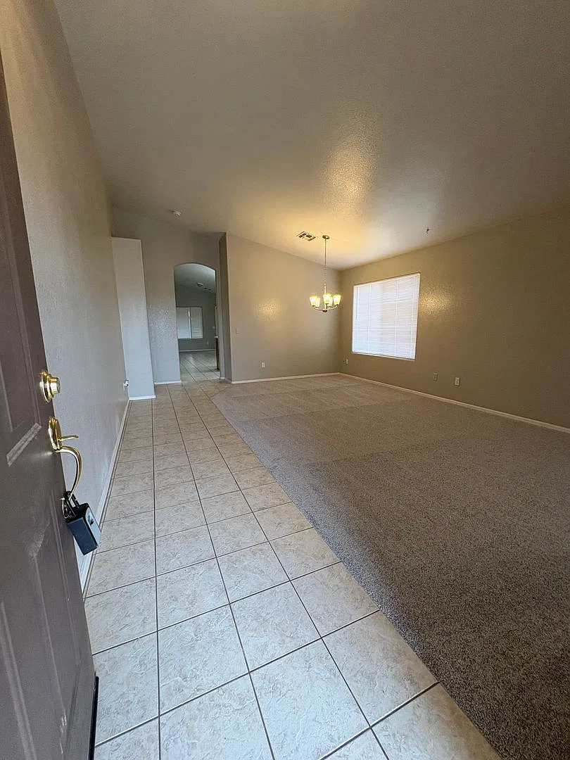 Available Now - Treelined Gilbert Neighborhood — Photo 3