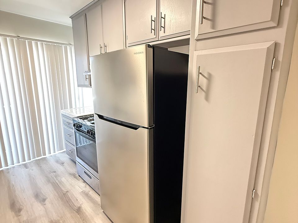 1st image of 11322 Missouri Ave #4