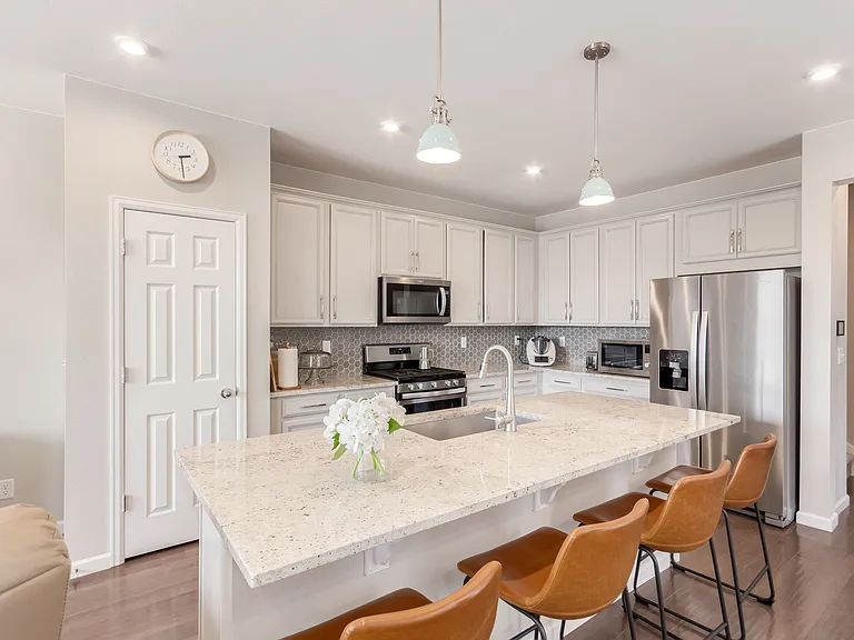 7153 Othello St — Photo 15