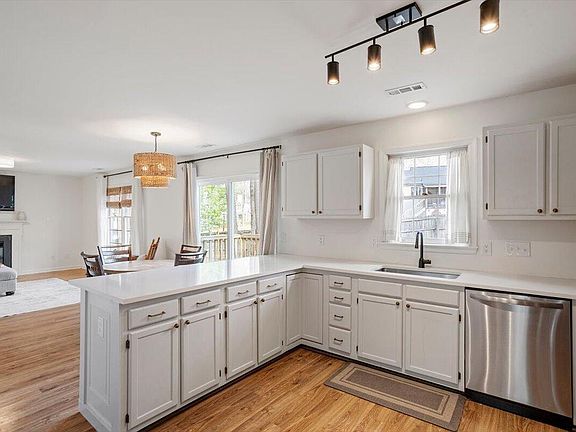 3rd image of 101 Coralbell Ct