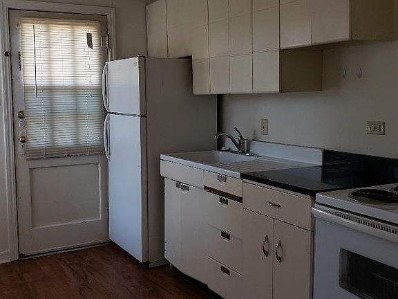 2nd image of 2530 W Park Ave