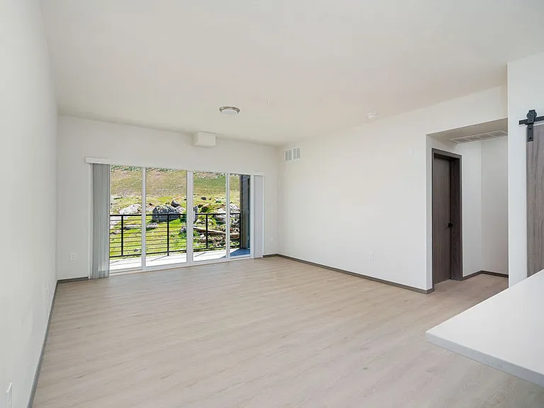 The Vistas Apartments at Beacon Hill — Photo 36