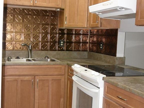 2nd image of 1089 Redbluff Dr