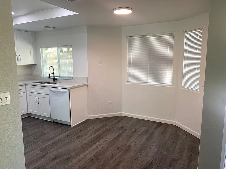 1615 Windermere Ct — Photo 5