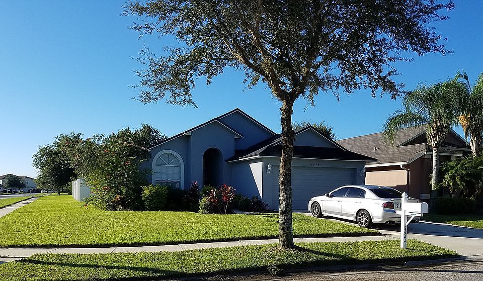 2nd image of 4944 Hidden Hills Ln