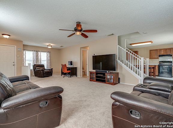 5th image of 9735 Kashmir Dr