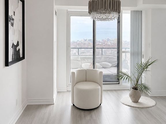4th image of 35 Hollywood Ave #1706