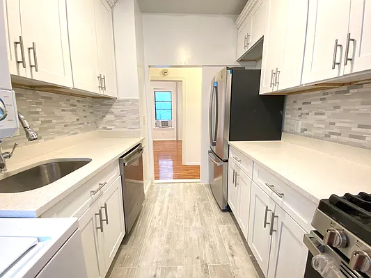 Rented by Bizzarro Agency | media 5