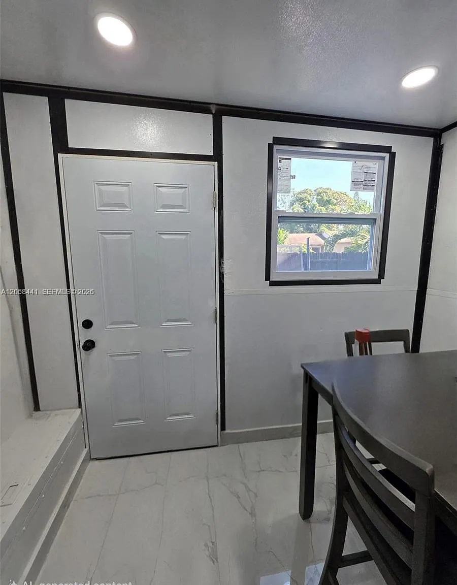 1 bed, 1.0 bath, $1,650 — Photo 2