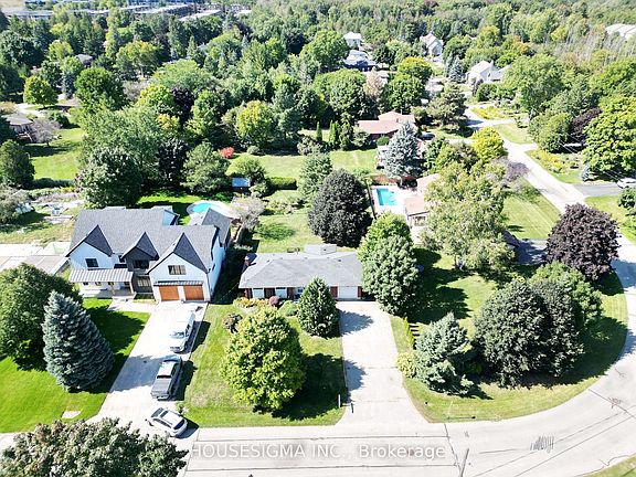 2nd image of 33 Ridgeway Ave