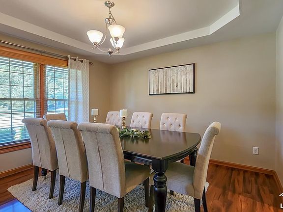 5th image of 9262 Castlebury Dr