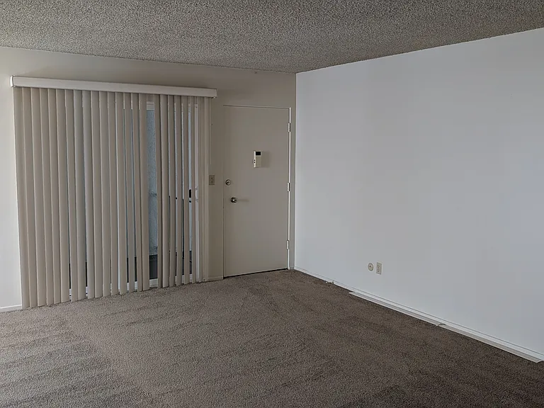 Providencia Apts — Photo 24