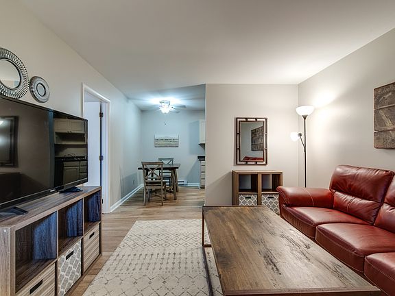 3rd image of 3600 Hillsboro Pike APT D1