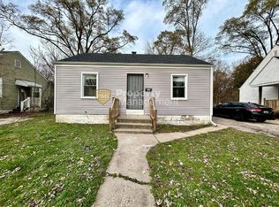 932 E 44th Ave, Gary, IN 46409