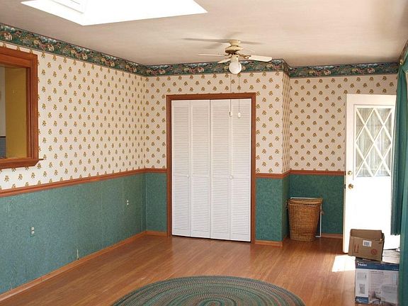 4th image of 361 Wigard Ave