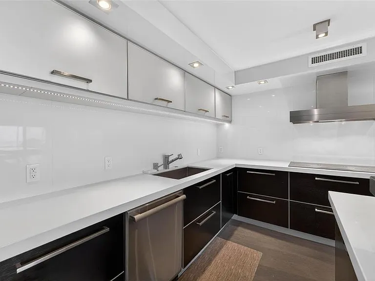 4450 Gulf Blvd #113 — Photo 31