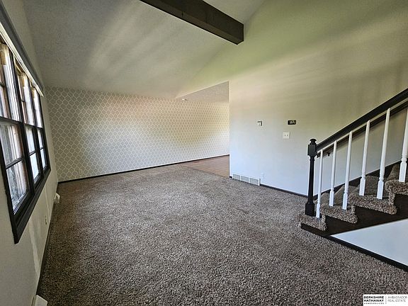 5th image of 801 W Sherman St