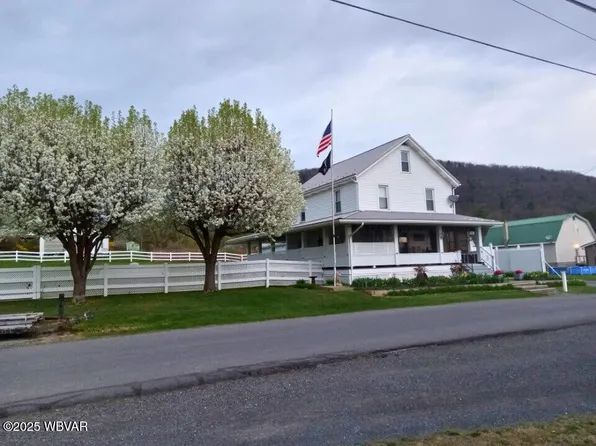 29 E Anthony St, Loganton, PA 17747