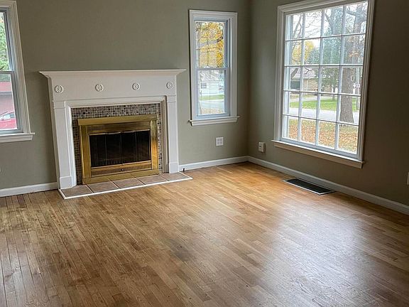 4th image of 1035 Cogswell St NW