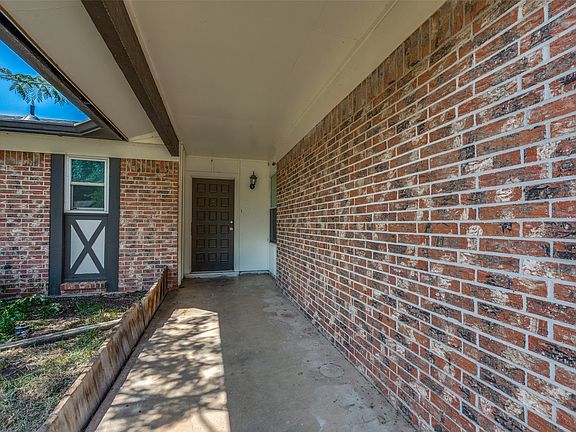 3rd image of 204 Cunningham Ave
