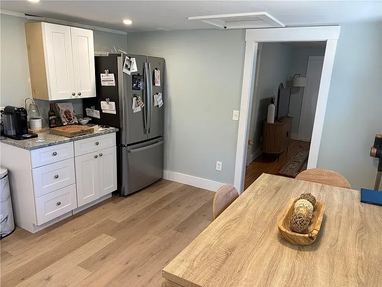 10 Robinson St #A — Photo 7