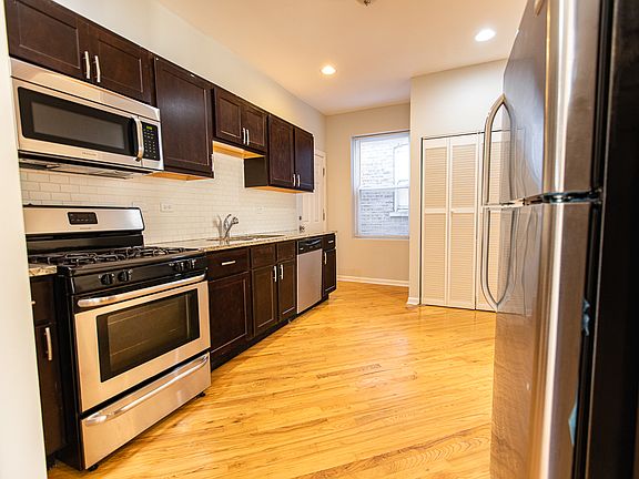 2nd image of 1364 N Hamlin Ave #1752391