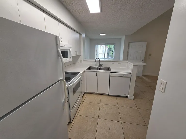 12130 Saint Andrews Pl #207 — Photo 11