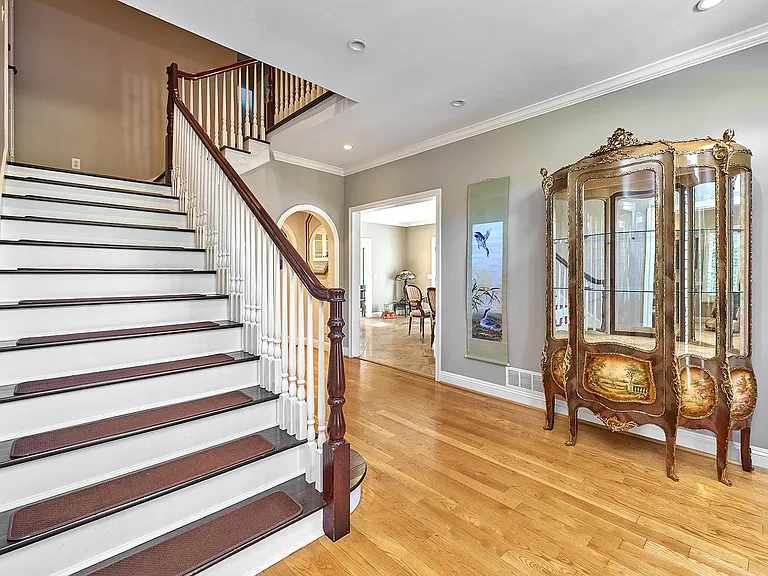 950 S Longwood Ave — Photo 9