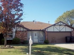 8825 Parkridge Dr, Oklahoma City, OK 73132