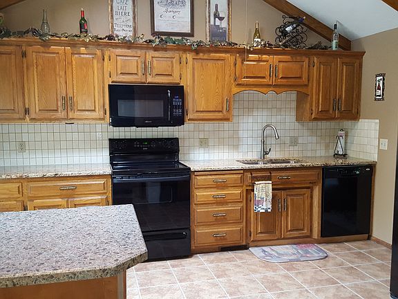4th image of 1210 Laport Dr