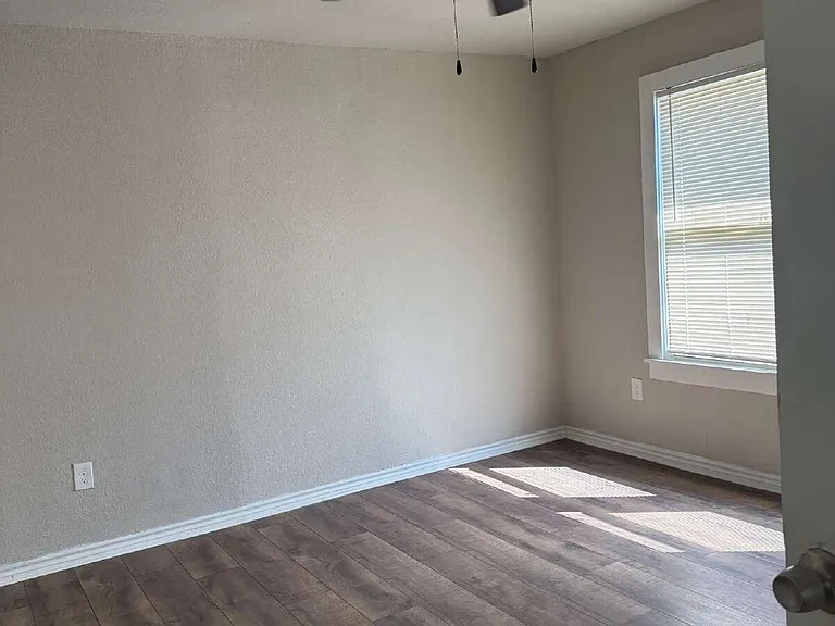 335 Monticello Ct #1 — Photo 7