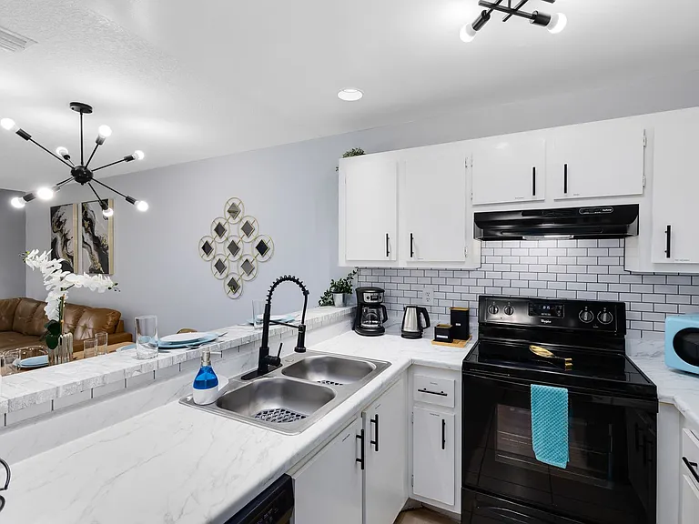 Oasis - 3165 South St. — Photo 81