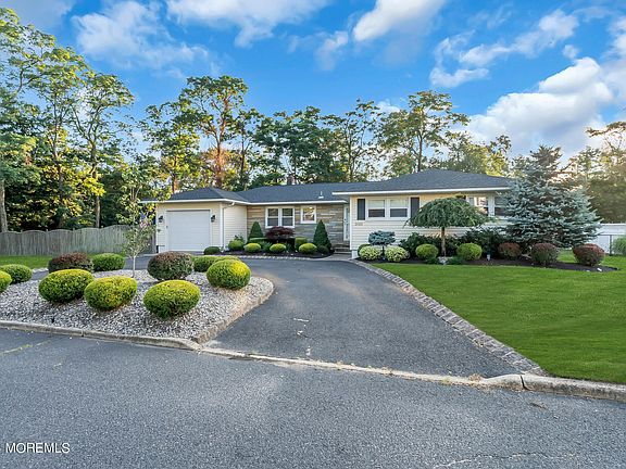 5th image of 2020 Oakhurst Parkway