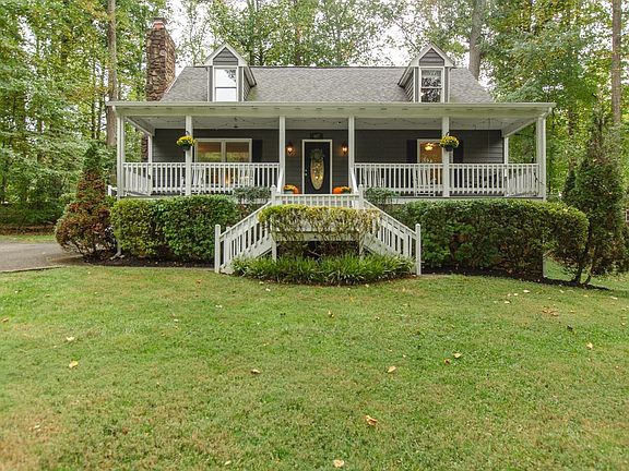 2nd image of 107 Oakdale Ter