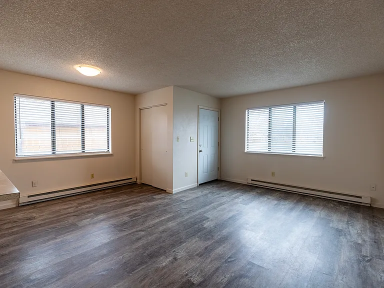 239 S Elm St #B — Photo 5