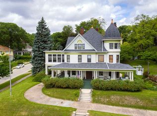 901 Mississippi Ave, Davenport, IA 52803