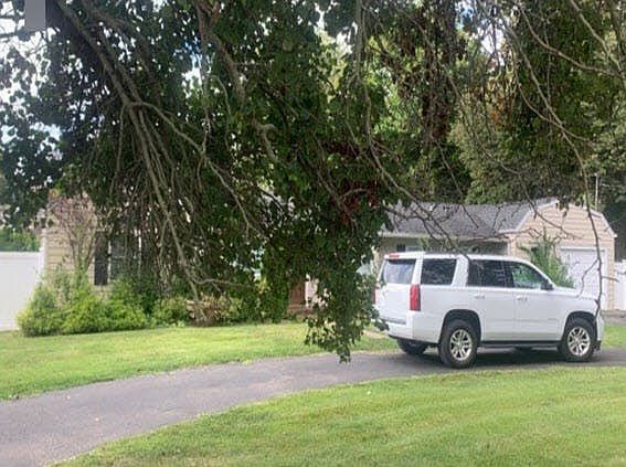3rd image of 62 Bayside Ave
